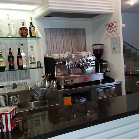 Tosi Hotel 2*