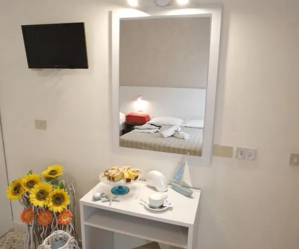 Отель Tosi Риччоне