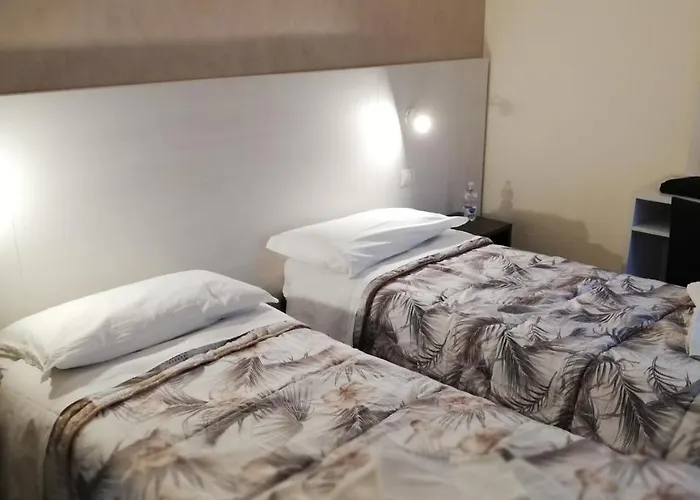 Отель Tosi Риччоне